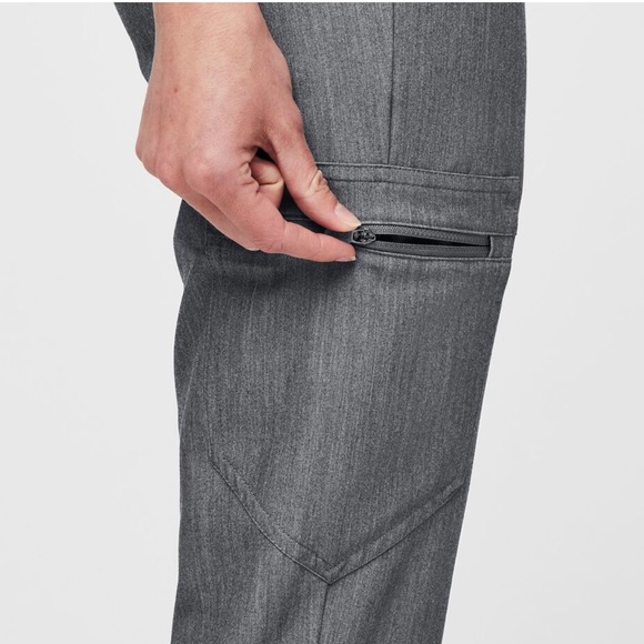 Figs Zamora Jogger scrub pants. Size XS tall. Graphite color - Picture 2 of 11